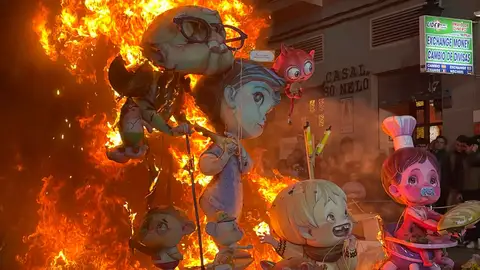 La Cremà de las Fallas da paso a la primavera en València La Cremà de las Fallas da paso a la primavera en València