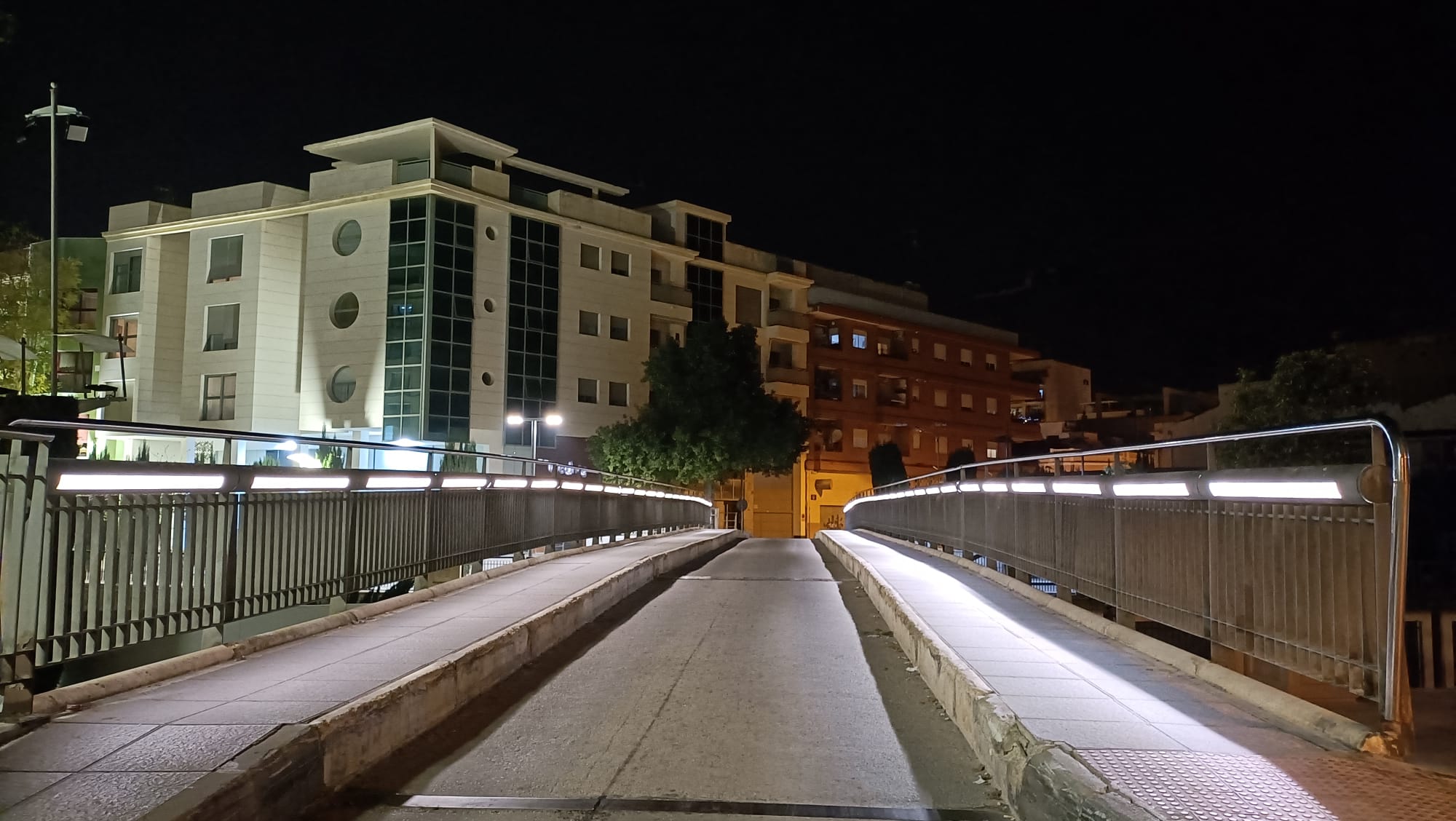 La pasarela de Los Arcos vuelve a lucir cuatro años después en Orihuela La pasarela de Los Arcos vuelve a lucir cuatro años después en Orihuela