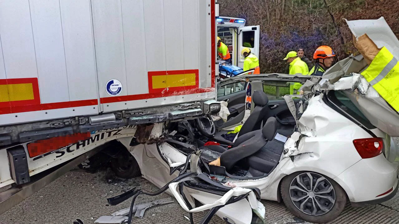 Un herido de gravedad en un accidente en el nudo de Serín de la 'Y'