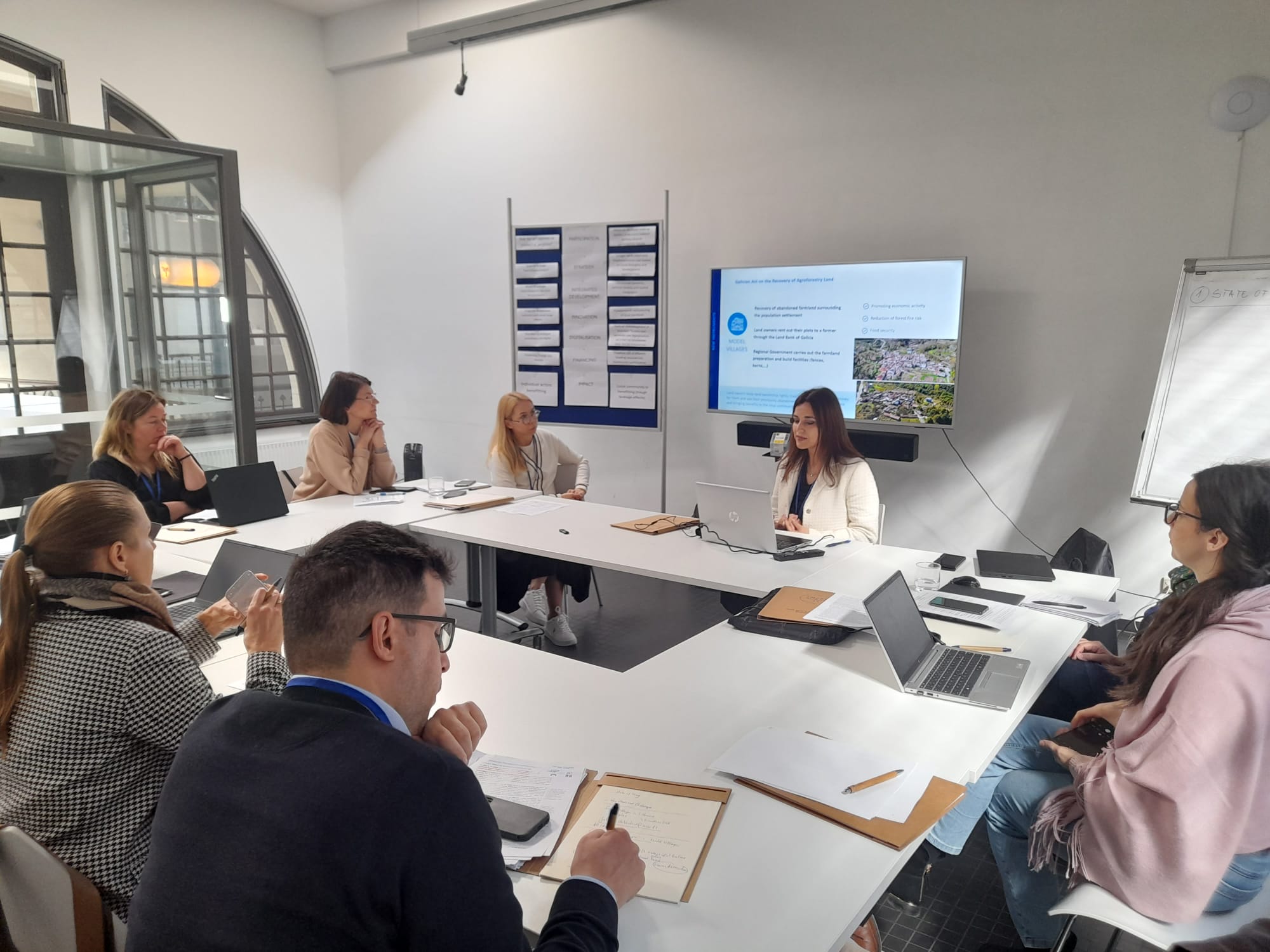 A Xunta presenta as aldeas modelo como iniciativa única en España A Xunta presenta as aldeas modelo como iniciativa única en España