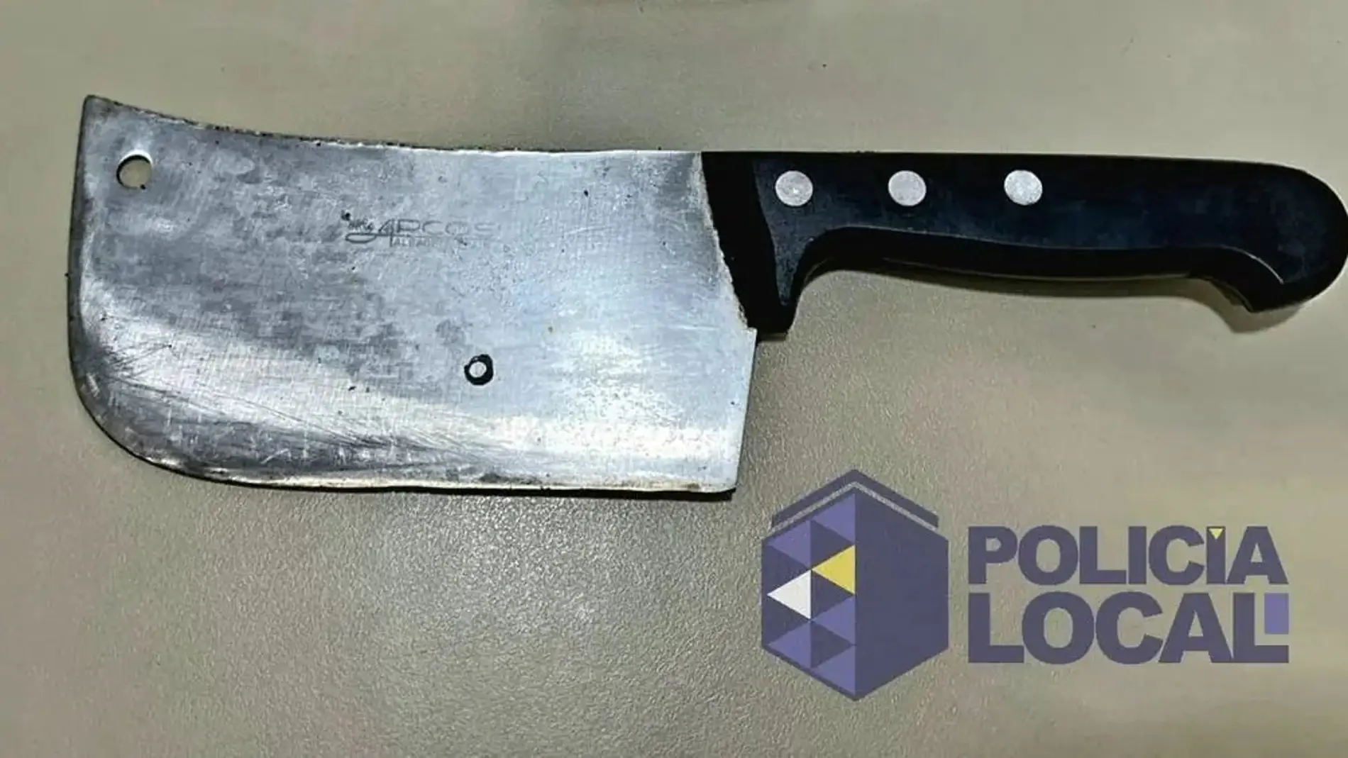 Imagen del machete intervenido al detenido en Tenerife tras la agresión a su pareja 