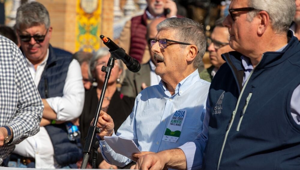 El presidente de las comunidades de regantes de Huelva,Fernando González, durante la manifestación celebrada en Sevilla el pasado 1 de febrero.