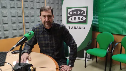 irector do Centro de educación de adultos Epa Río Lérez de Pontevedra, Carlos Medina A última e marchamos