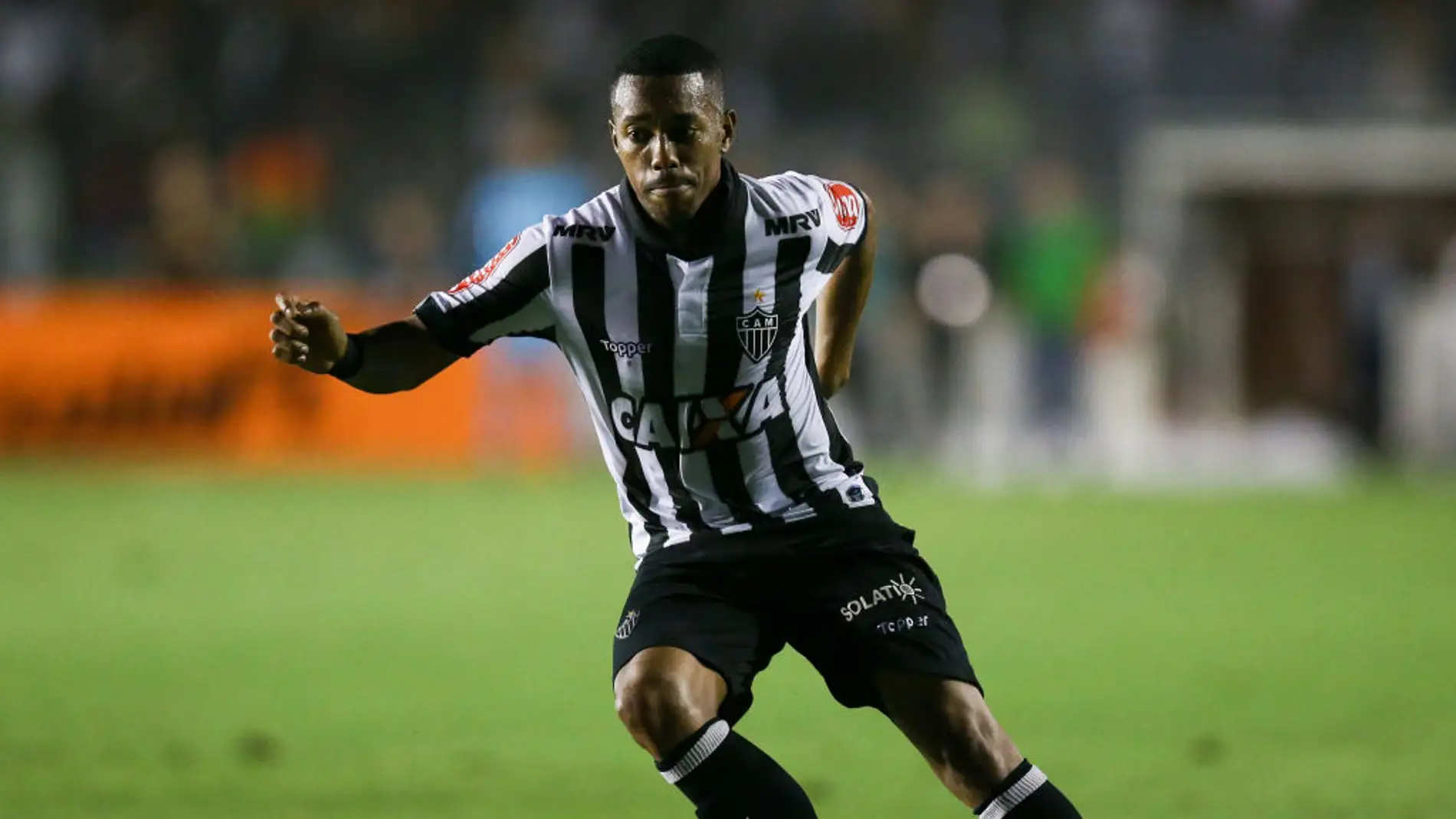 Robinho durante un partido con el Atlético Mineiro