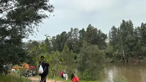 La familia del menor desaparecido en el río Guadiana en Badajoz pide más recursos para encontrarlo La familia del menor desaparecido en el río Guadiana en Badajoz pide más recursos para encontrarlo