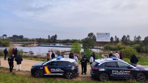 Dispositivo de b&uacute;squeda policial en el r&iacute;o Guadiana.