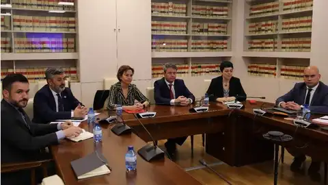 Reunión Ayuntamiento de Gijón, gobierno de Asturias y Ministerio de Transportes Reunión Ayuntamiento de Gijón, gobierno de Asturias y Ministerio de Transportes