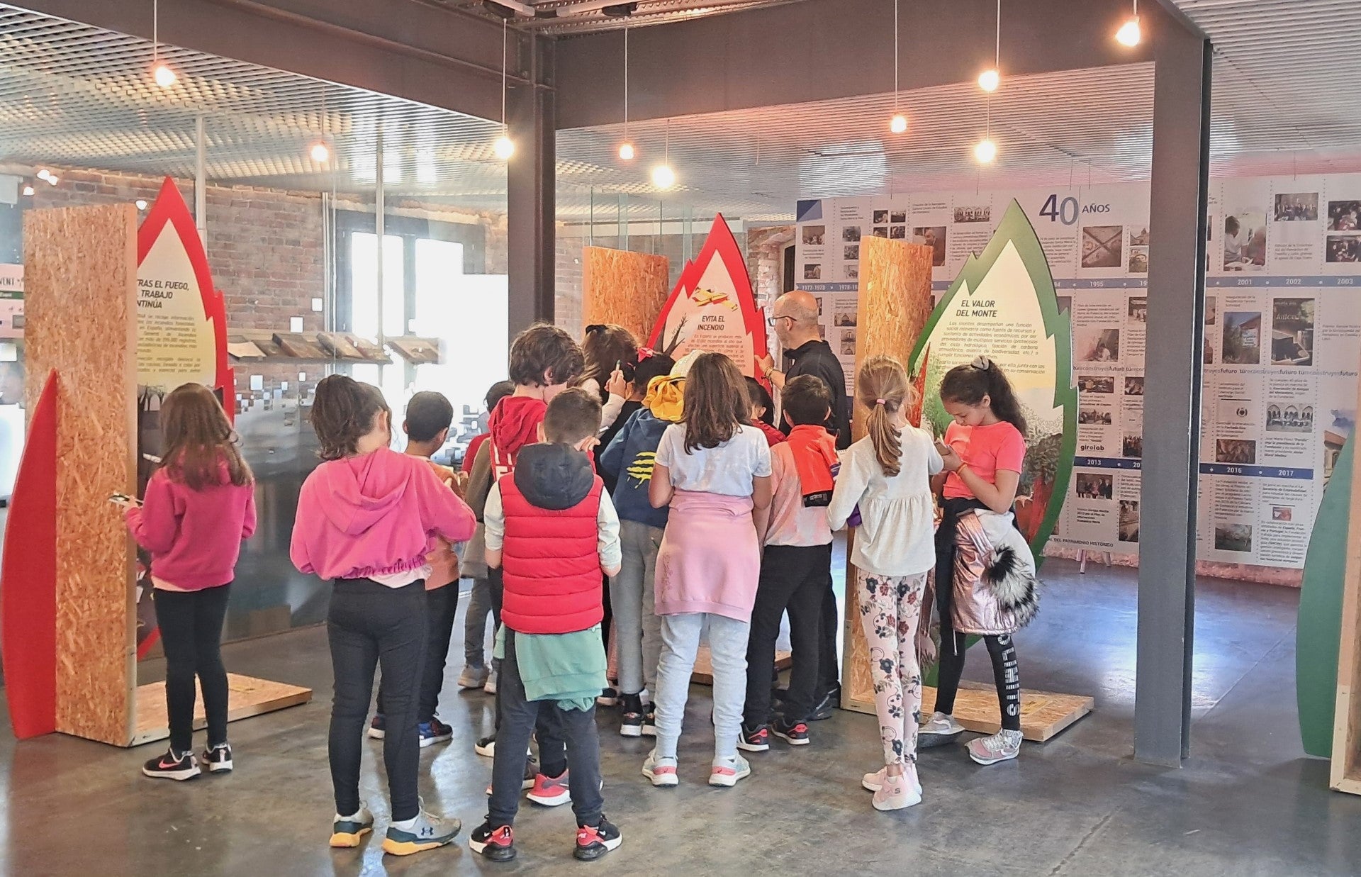 190 escolares de Aguilar de Campoo visitan la exposición sobre prevención de incendios forestales 190 escolares de Aguilar de Campoo visitan la exposición sobre prevención de incendios forestales