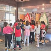 190 escolares de Aguilar de Campoo visitan la exposición sobre prevención de incendios forestales