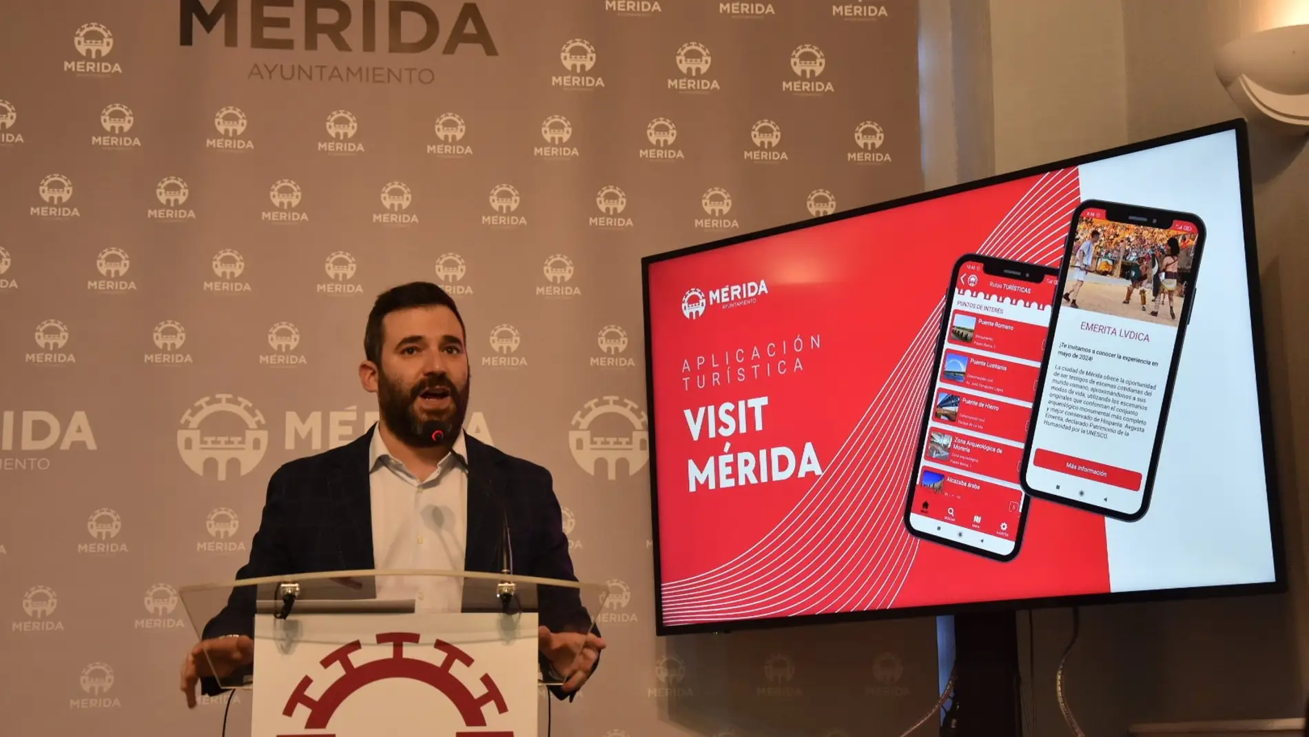 Delegado de Turismo de Mérida, Felipe González, presenta la app 'Visit Mérida'