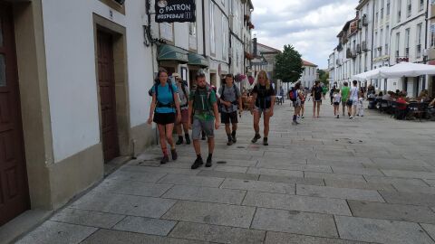 Los hosteleros compostelanos esperan llegar a una ocupación del 80% esta Semana Santa en algunos locales de la zona monumental