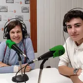 Paula Carmona, profesora, y Ángel López, alumno. Paula Carmona, profesora, y Ángel López, alumno.