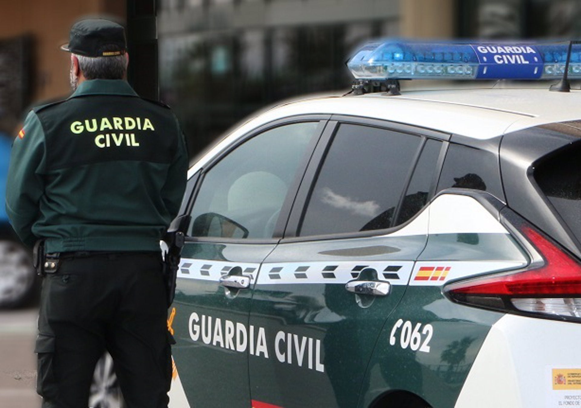 Hallan un cadáver con signos de violencia en el interior de una furgoneta calcinada en Mijas Hallan un cadáver con signos de violencia en el interior de una furgoneta calcinada en Mijas