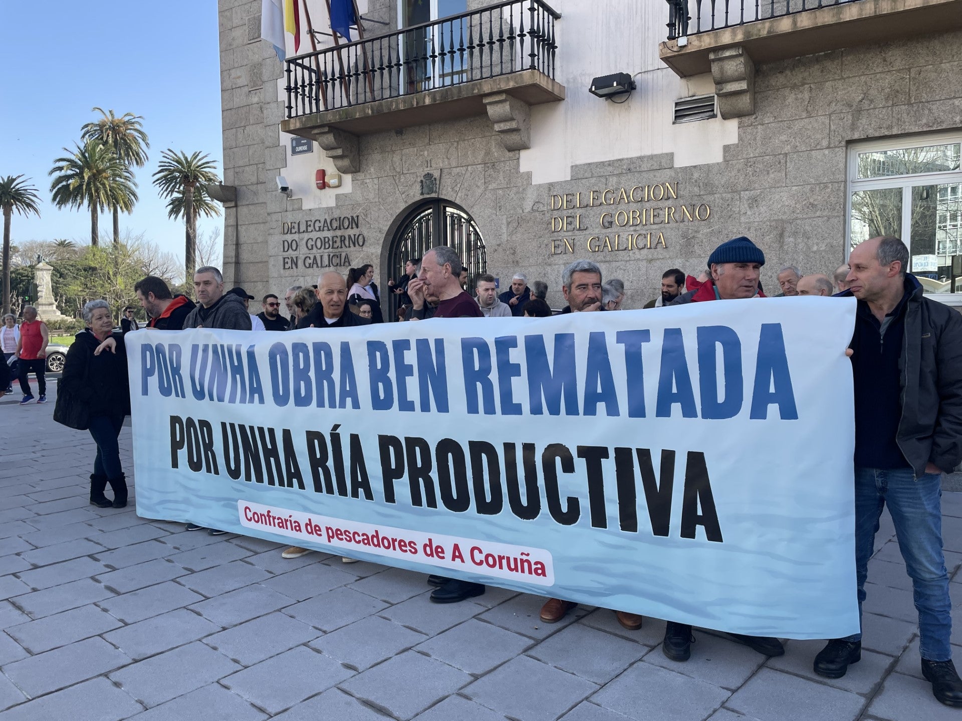 Los mariscadores de O Burgo reclaman dos años más de ayudas Los mariscadores de O Burgo reclaman dos años más de ayudas