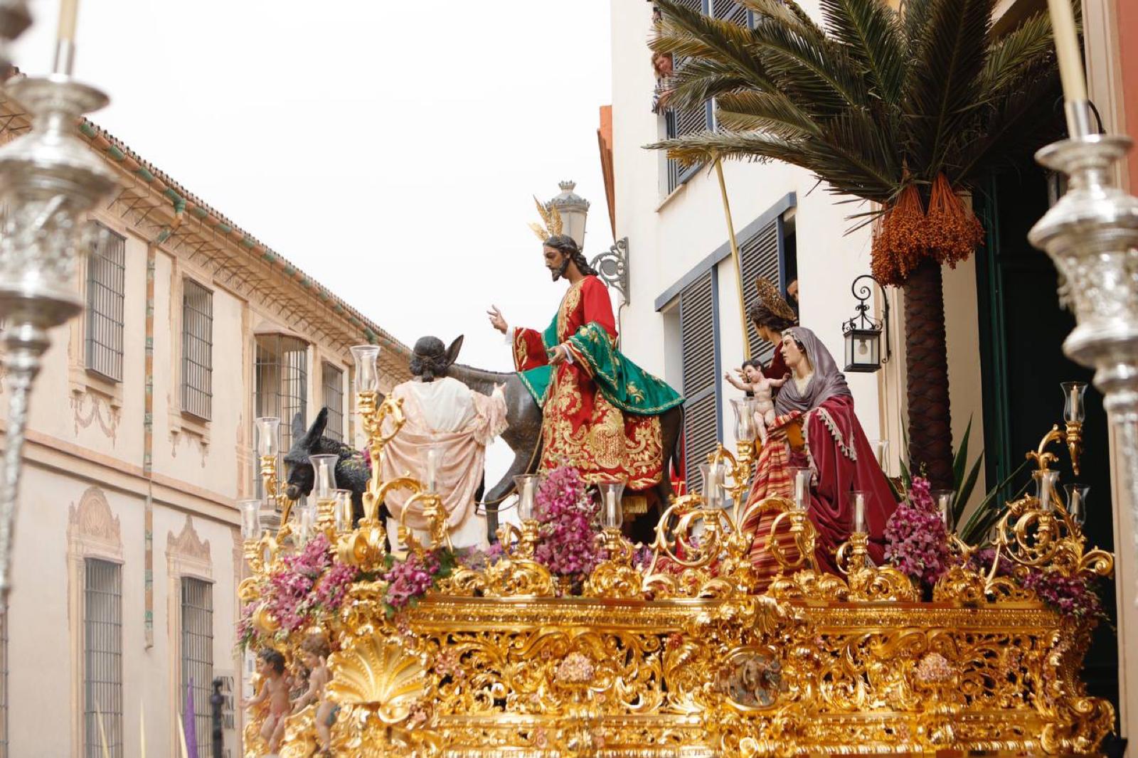 Así ha sido el primer encierro de la Semana Santa de Málaga de 2024 con la Pollinica Así ha sido el primer encierro de la Semana Santa de Málaga de 2024 con la Pollinica