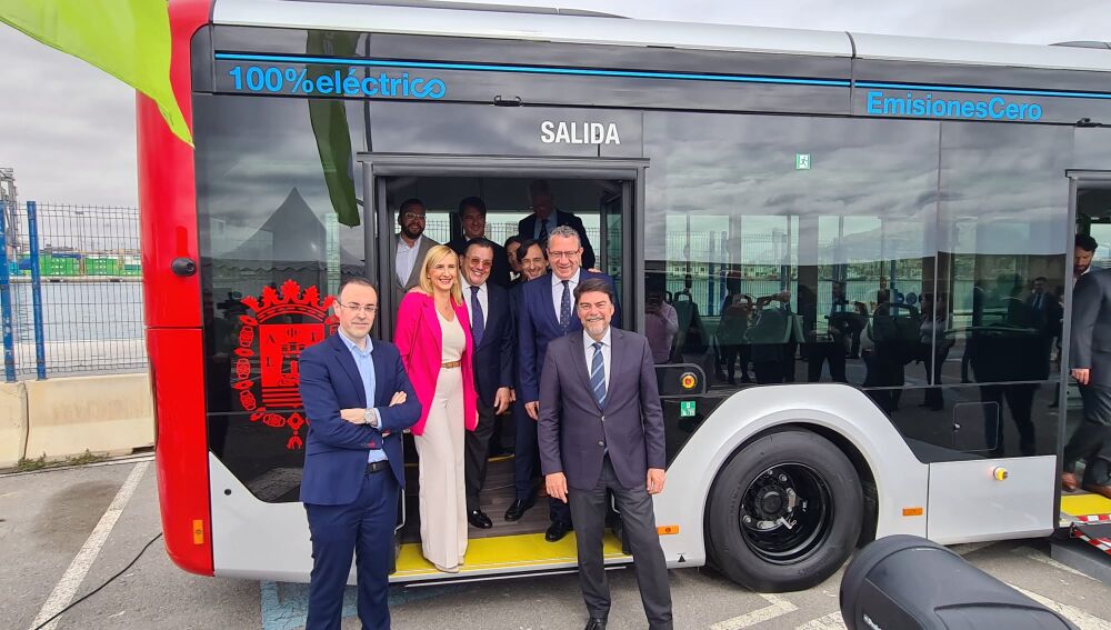 Uno de los nuevos autobuses eléctricos 