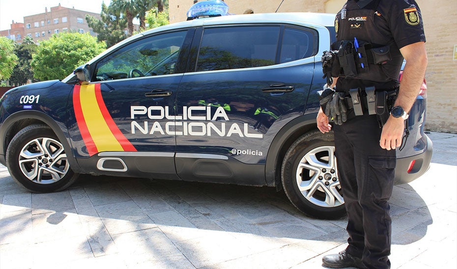 Un hombre acude con un hacha a su centro de salud en Sevilla después de que no le renovaran la baja Un hombre acude con un hacha a su centro de salud en Sevilla después de que no le renovaran la baja