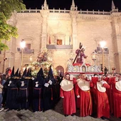 Procesión del Encuentro de la Santísima Virgen con su Hijo en la calle de la Amargura. Procesión del Encuentro de la Santísima Virgen con su Hijo en la calle de la Amargura.