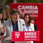 El candidato a Lehendakari, Eneko Andueza durante el acto en el que han presentado las candidaturas del Partido Socialista de Euskadi