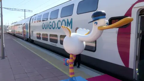 Un tren del operador Ouigo en Valladolid Un tren del operador Ouigo en Valladolid