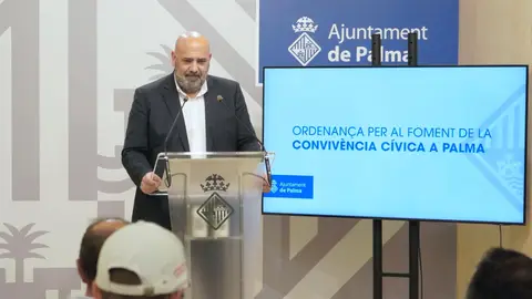 El alcalde de Palma, Jaime Martínez, en Cort El alcalde de Palma, Jaime Martínez, presenta la nueva ordenanza cívica en Cort