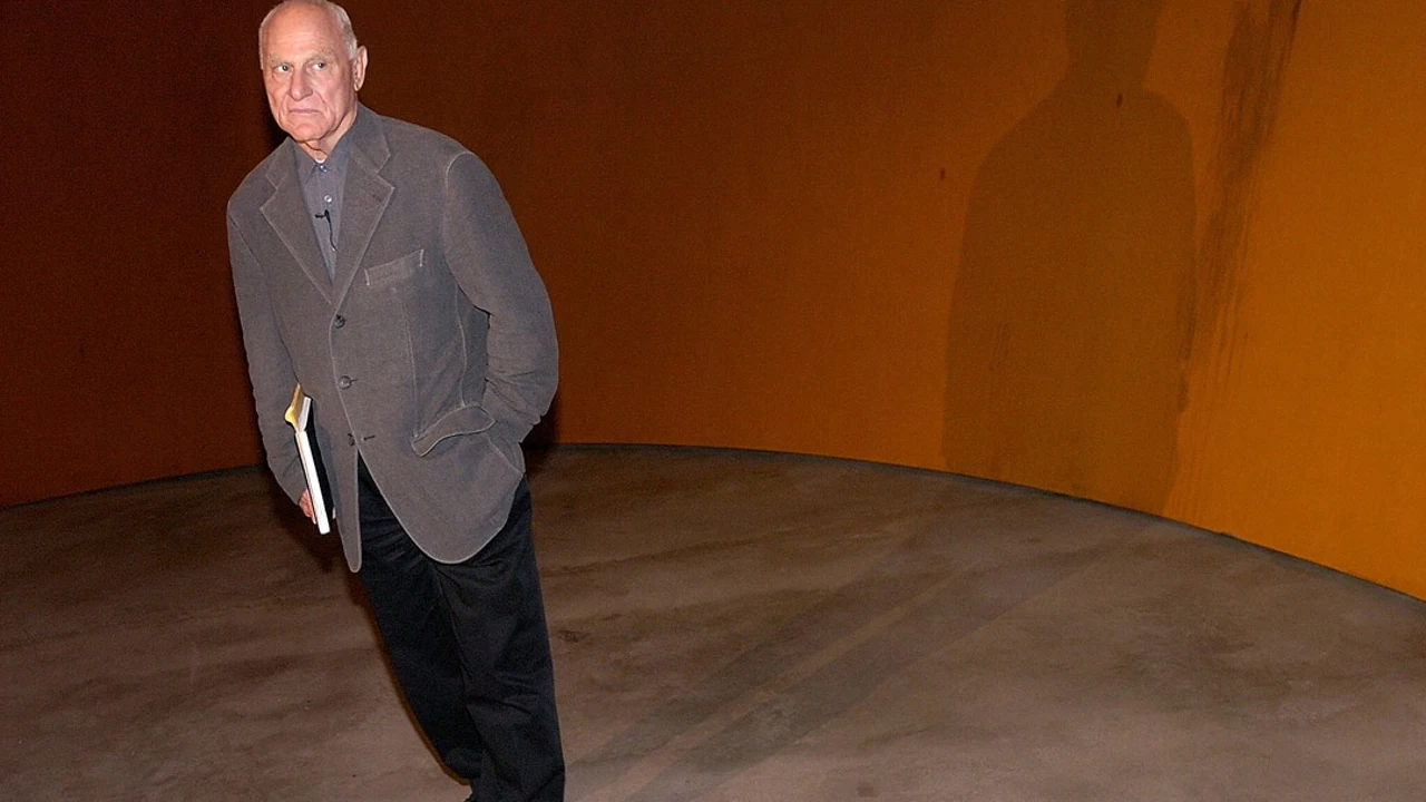 Foto de archivo del escultor norteamericano Richard Serra durante la presentación de su exposición "La materia del tiempo" en el Museo Guggenheim de Bilbao.