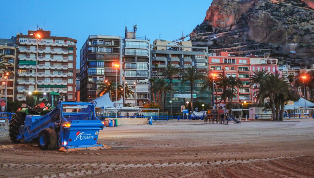 Dispositivo de limpieza en las playas 