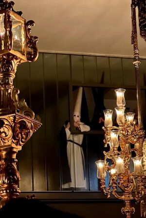 Amor y Caridad en su casa de hermandad