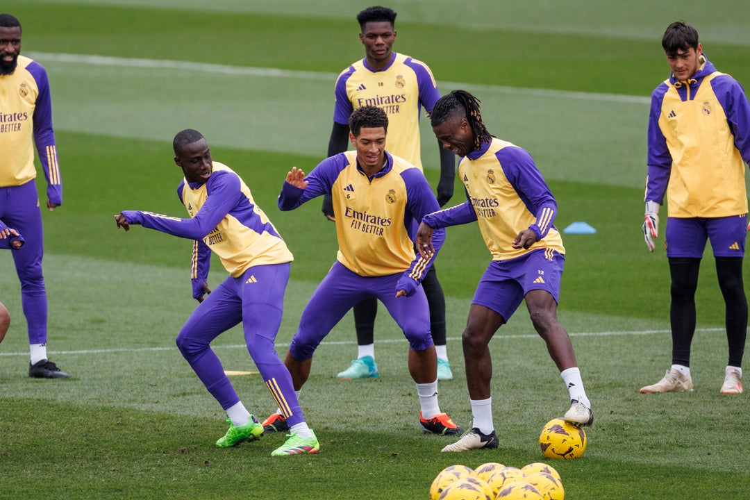 Camavinga, Valverde y Bellingham con el grupo Camavinga, Valverde y Bellingham con el grupo