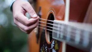 Imagen de archivo de una guitarra.