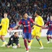 Un gol de Rapinha concede al Barcelona una victoria importante frente a Las Palmas 