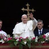 El papa, durante el tradicional Urbi et Orbi del Domingo de Resurrección