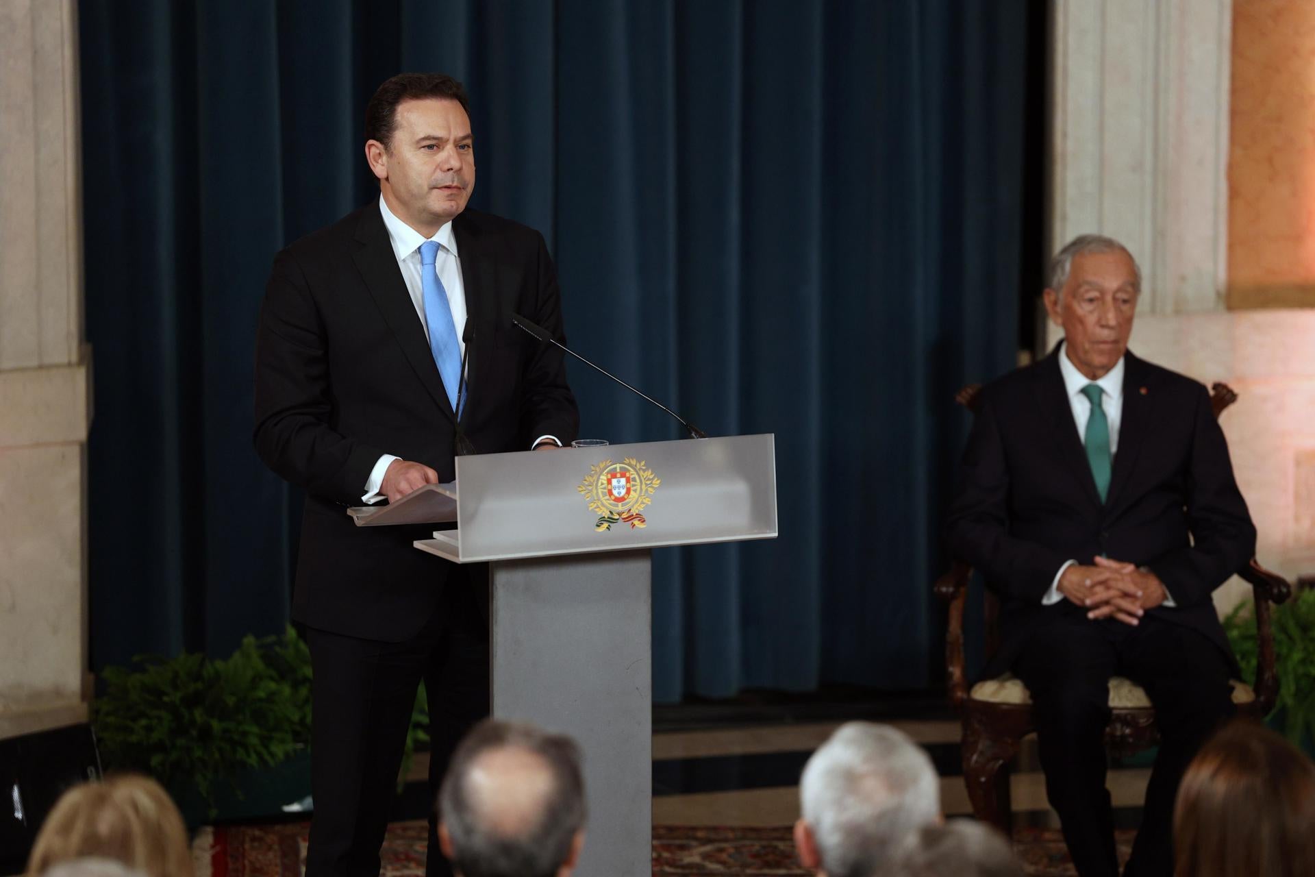 Portugal constituye su nuevo gobierno y Montenegro se estrena pidiendo "diálogo" Portugal constituye su nuevo gobierno y Montenegro se estrena pidiendo "diálogo"