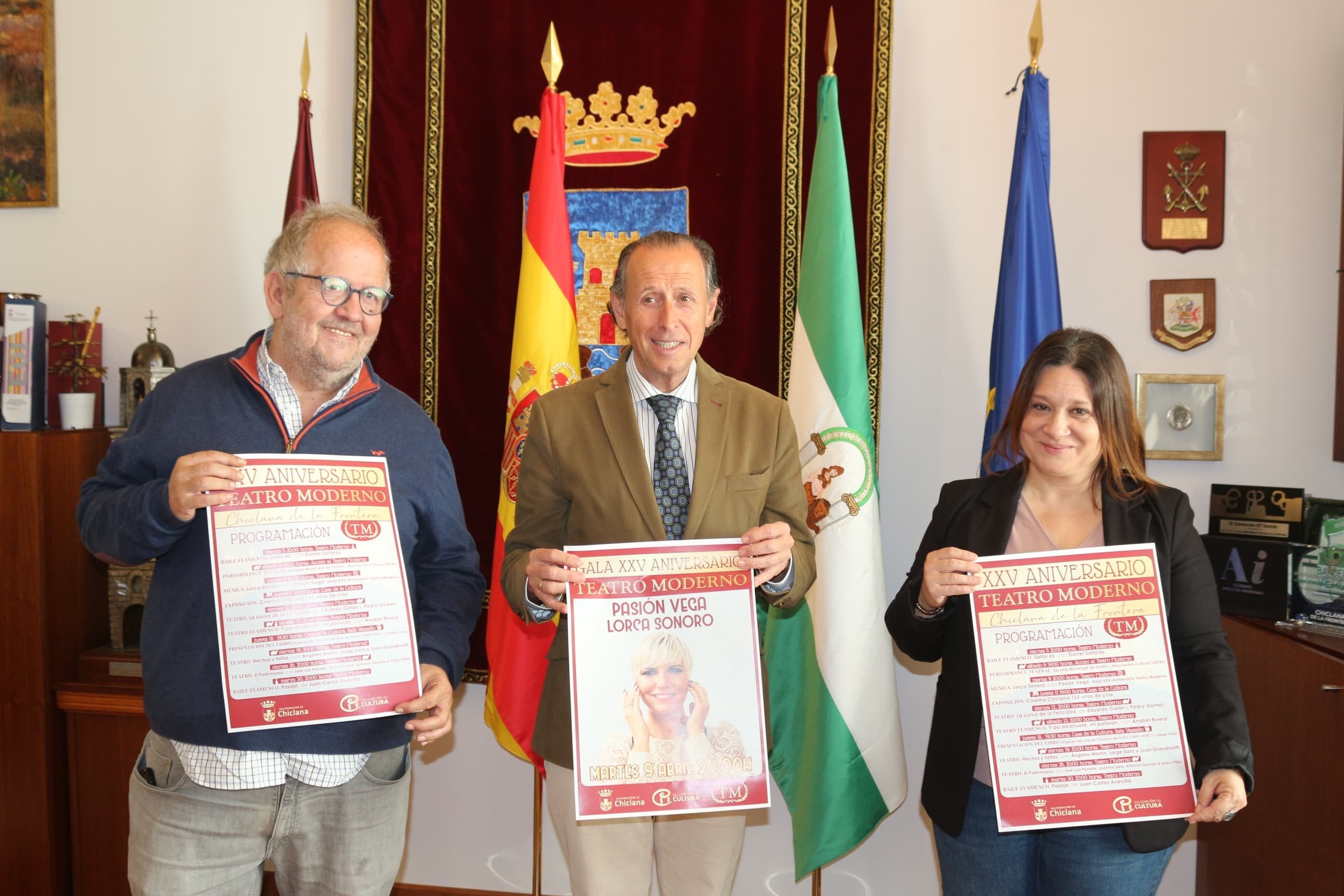 Pasión Vega y su 'Lorca Sonoro' protagonizarán el 25 aniversario del Teatro Moderno de Chiclana Pasión Vega y su 'Lorca Sonoro' protagonizarán el 25 aniversario del Teatro Moderno de Chiclana