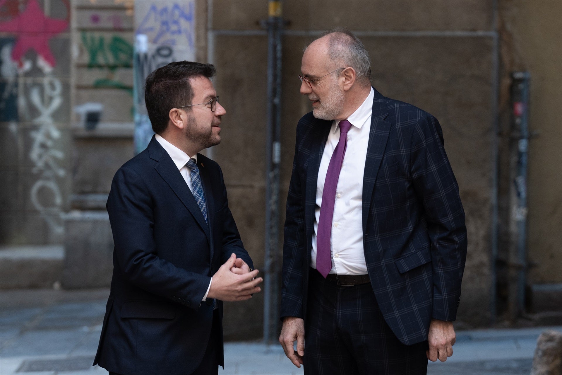 El referéndum de Aragonès enfrenta a Gobierno e independentismo El referéndum de Aragonès enfrenta a Gobierno e independentismo