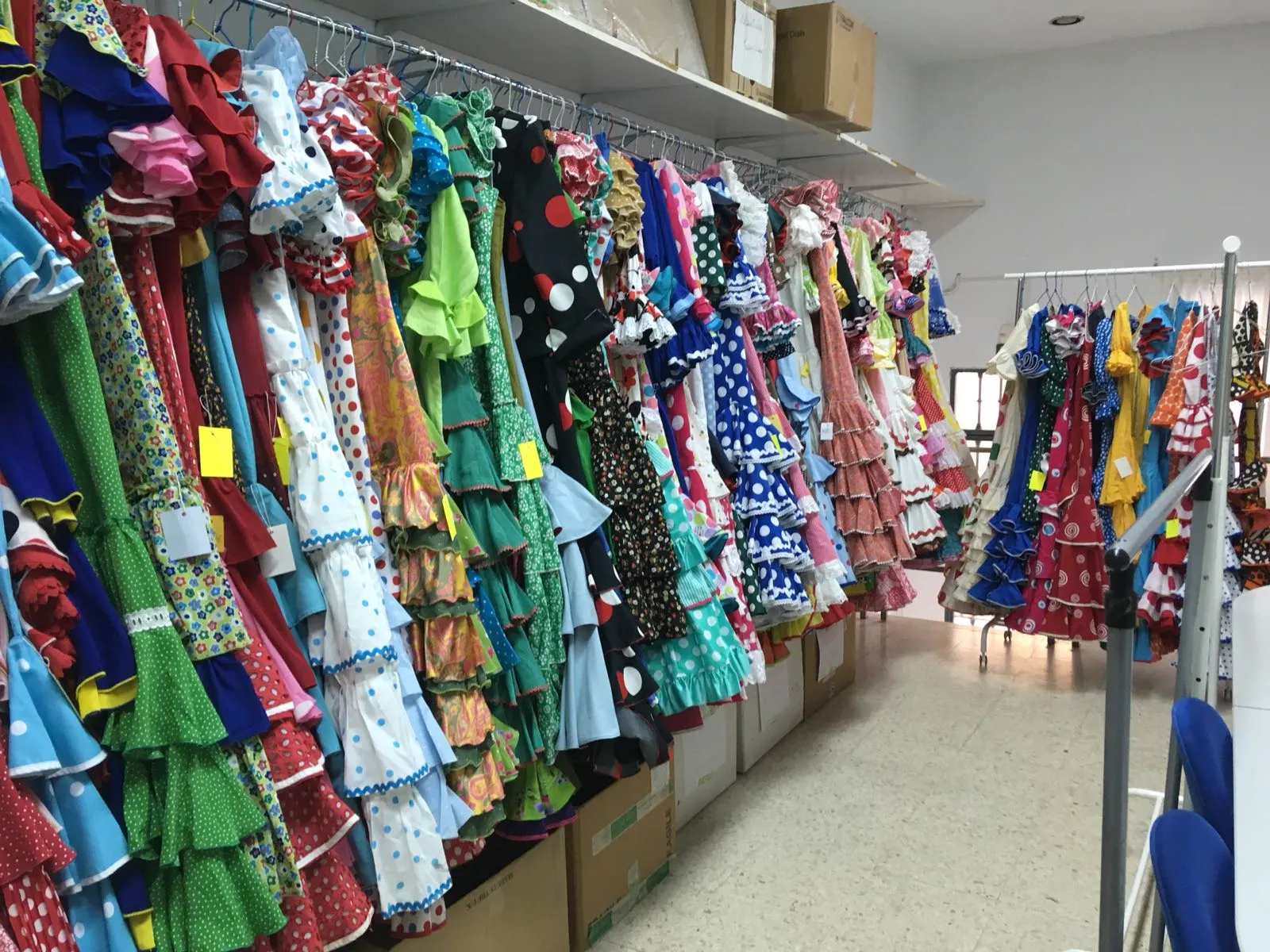 Trajes de gitana desde 20 euros y por una buena causa Trajes de gitana desde 20 euros y por una buena causa