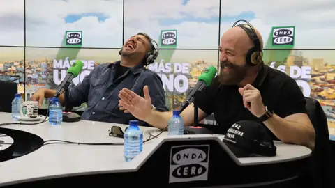 Ricardo Mendoza, humorista peruano, y Goyo Jiménez en 'Más de uno' Ricardo Mendoza, humorista peruano, y Goyo Jiménez en 'Más de uno'