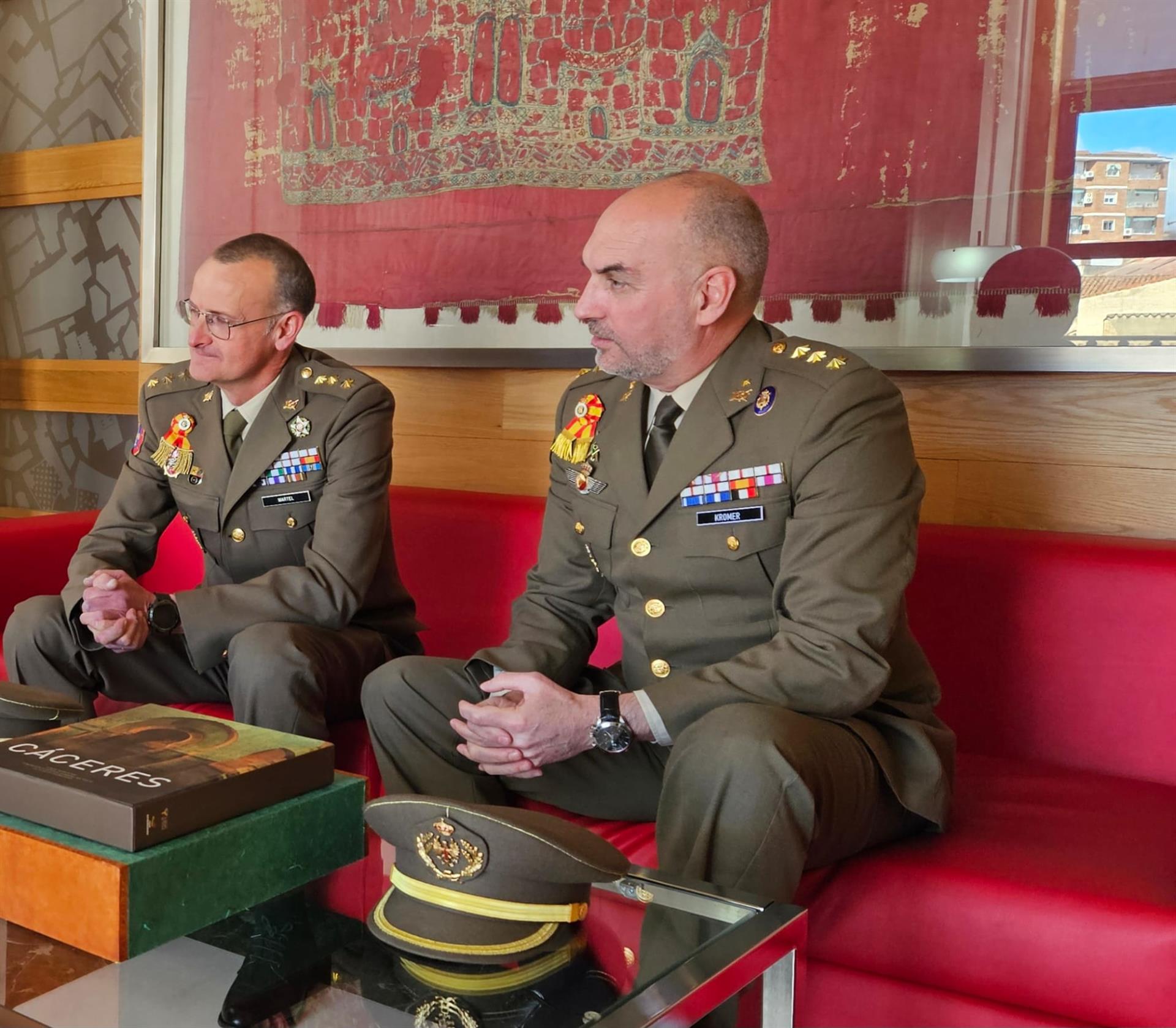 El coronel Álvaro Kromer toma posesión este viernes como nuevo director del Cefot de Cáceres El coronel Álvaro Kromer toma posesión este viernes como nuevo director del Cefot de Cáceres