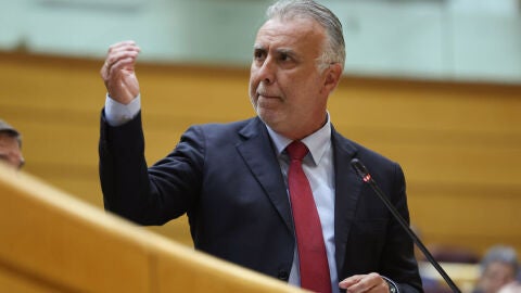El ministro de Pol&iacute;tica Territorial y Memoria Democr&aacute;tica, &Aacute;ngel V&iacute;ctor Torres/ EFE/ Kiko Huesca