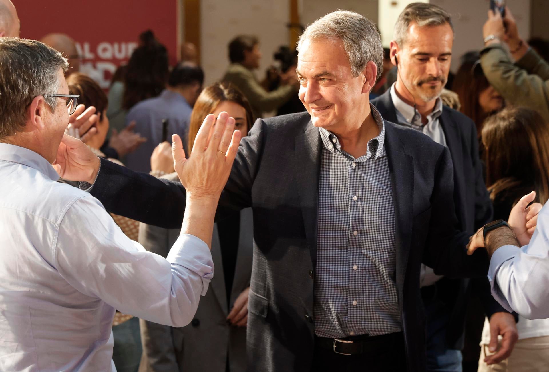 Zapatero debuta en la campaña vasca y define al PSE como "el gran partido de la paz en Euskadi" Zapatero debuta en la campaña vasca y define al PSE como "el gran partido de la paz en Euskadi"