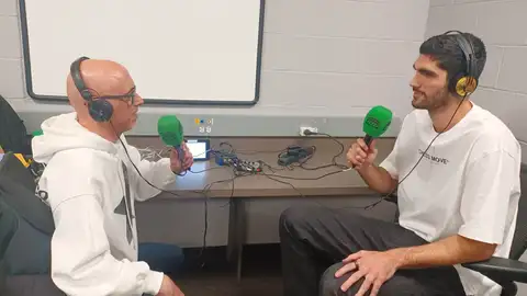 Santi Aldama durante su entrevista en Onda Cero Santi Aldama durante su entrevista en Onda Cero