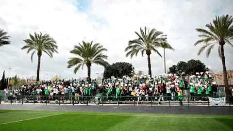 El Elche Ilicitano estará acompañado por su afición en El Clariano para buscar una victoria que le deje a las puertas del ascenso a Segunda RFEF El Elche Ilicitano estará acompañado por su afición en El Clariano para buscar una victoria que le deje a las puertas del ascenso a Segunda RFEF