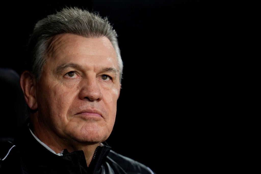 Javier Aguirre: "Es difícil que alguien piense que somos favoritos, pero pita el árbitro y las fuerzas se igualan" Javier Aguirre: "Es difícil que alguien piense que somos favoritos, pero pita el árbitro y las fuerzas se igualan"