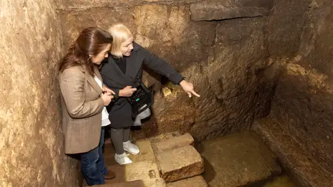 Inés Rey y Ana Debén en la Casa da Sinagoga Inés Rey y Ana Debén en la Casa da Sinagoga