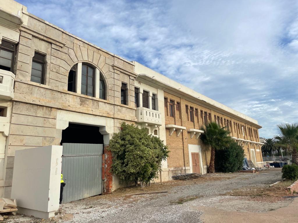 El edificio de los Docks cumple 8 años cerrado y en desuso El edificio de los Docks cumple 8 años cerrado y en desuso