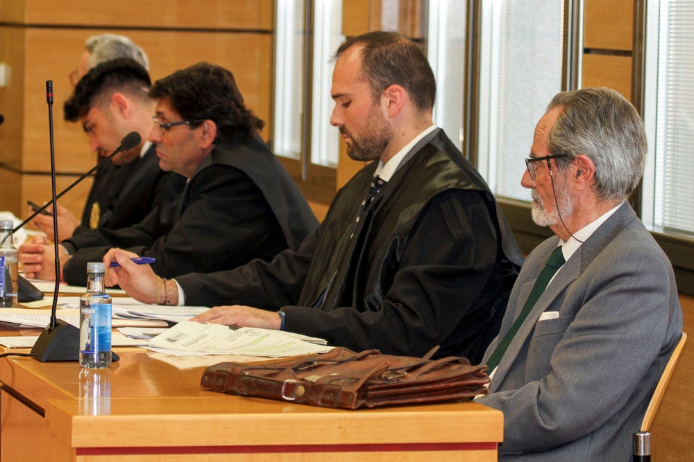 Crimen de La Atalaya: Defensa del acusado de matar al hombre que entró en su casa alega que actuó "en legítima defensa" Crimen de La Atalaya: Defensa del acusado de matar al hombre que entró en su casa alega que actuó "en legítima defensa"