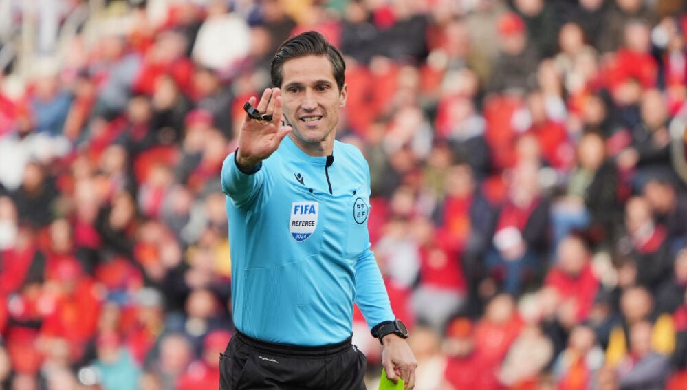 José Luis Munuera Montero en una foto de archivo