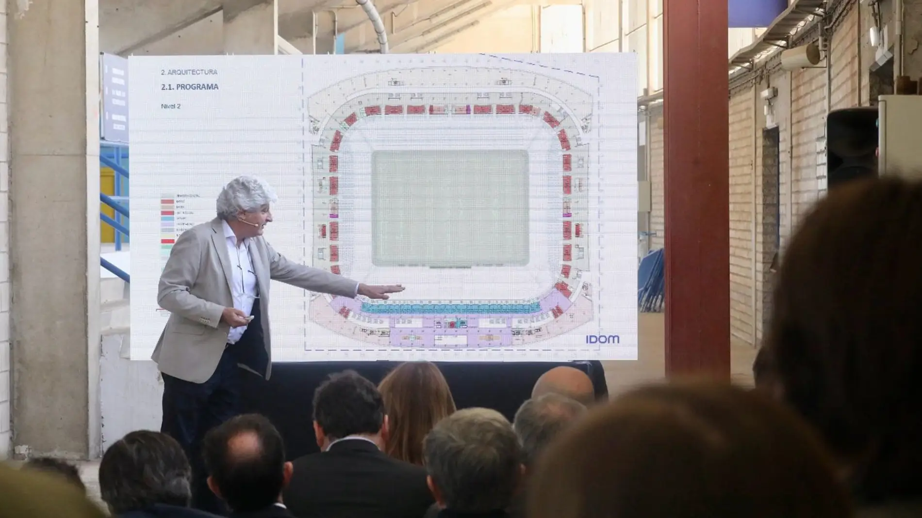 El diseñador del estadio, César Azcárate, ha presentado el proyecto
