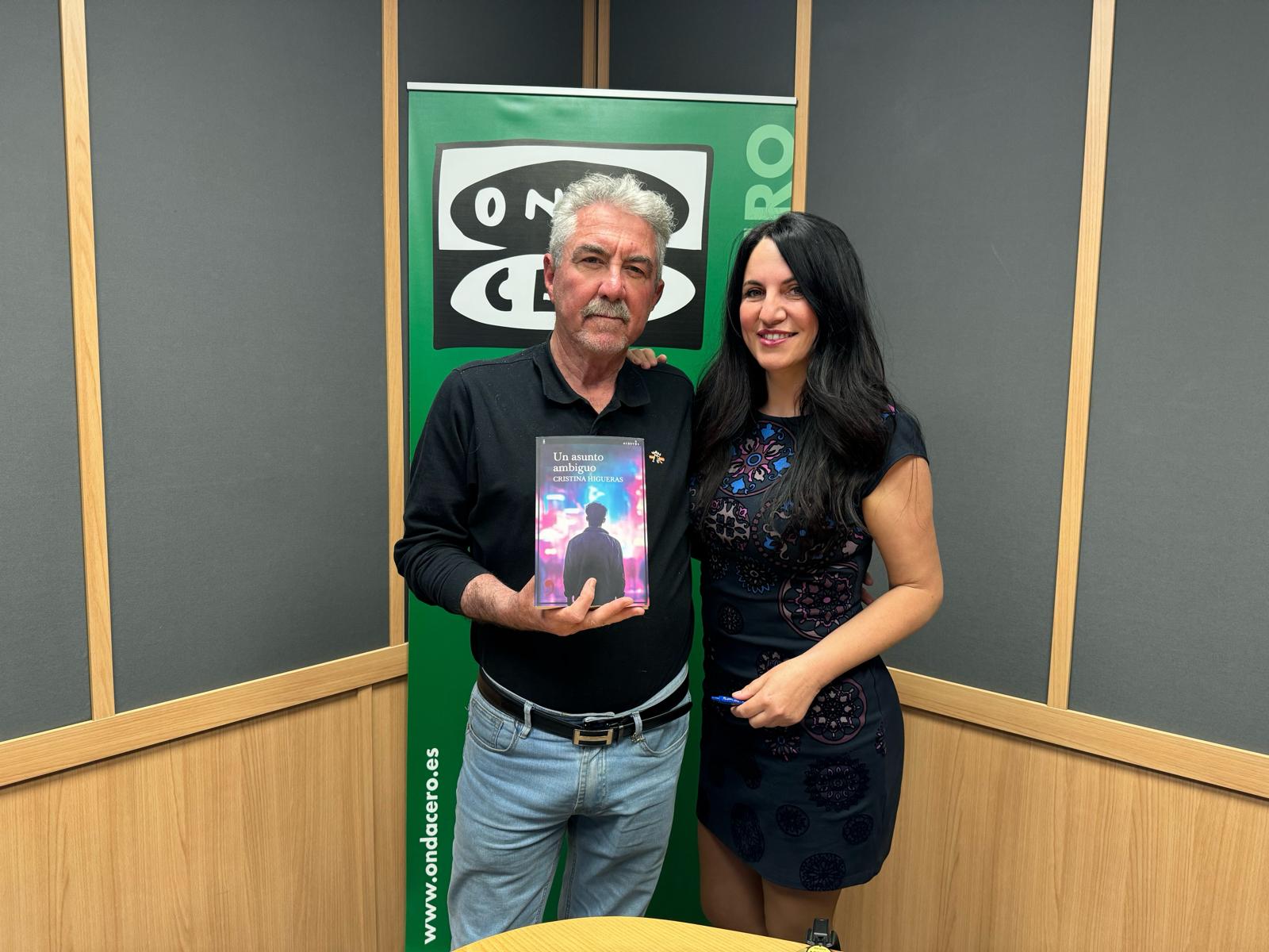 Cristina Higueras presenta en Más de uno Alicante su nueva novela negra 'Un asunto ambiguo' Cristina Higueras presenta en Más de uno Alicante su nueva novela negra 'Un asunto ambiguo'