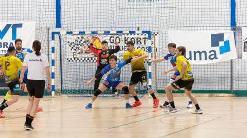 Un gran Mare Nostrum impone su ley frente al Maristas de Algemesí Deportes